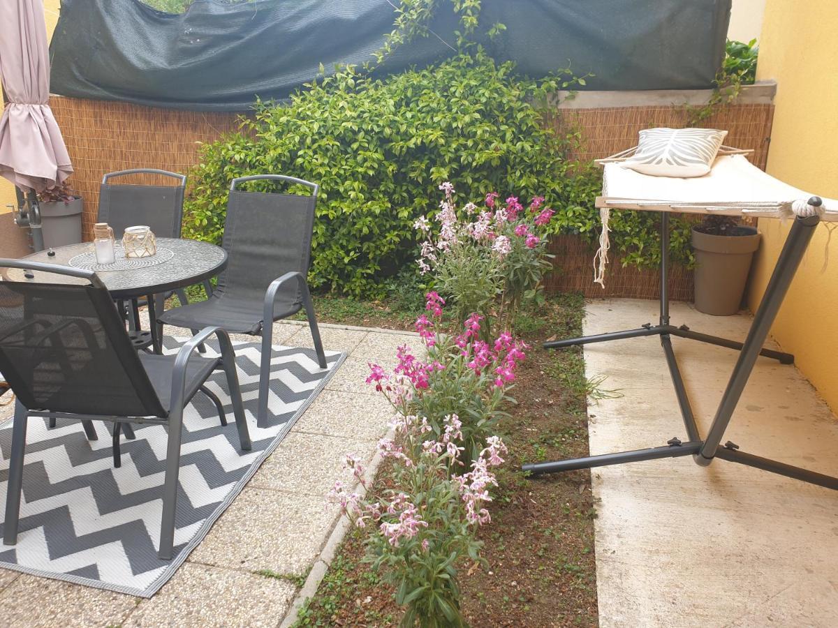 Appartamento Moet With Garden Pola Esterno foto